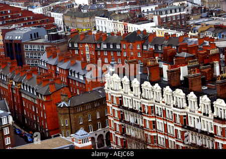 Rosso e grigio edifici di Londra Foto Stock