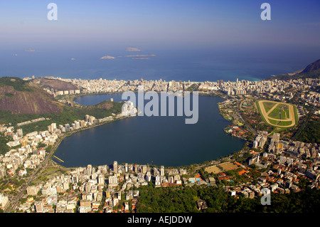 Il lago Rodrigo de Freitas e jockey club di rio de janeiro, Brasile Foto Stock
