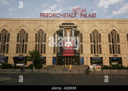 Friedrichstadtpalast - capitale tedesca Berlino Germania Foto Stock