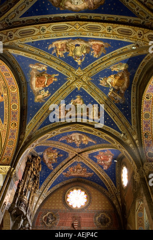 Santa Maria Sopra Minerva chiesa sulla piazza della Minerva a Roma Italia Foto Stock