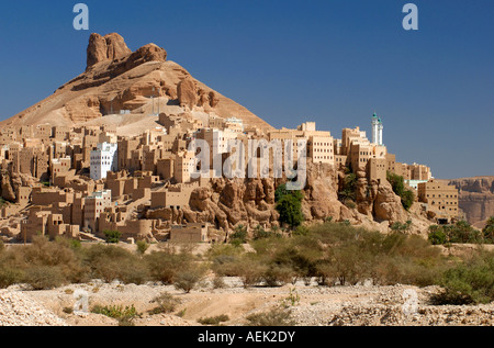 Città vecchia di Al Hajjaryn, Wadi Doan, Hadramaut, Yemen Foto Stock