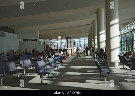 CHRISTCHURCH Isola del Sud della Nuova Zelanda può passeggeri in attesa a Christchurch International Airport Foto Stock