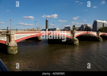 Vista su Blackfriars Bridge di Londra Foto Stock