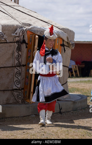 Ballerino alla Gengis Khan mostra la Mongolia Foto Stock