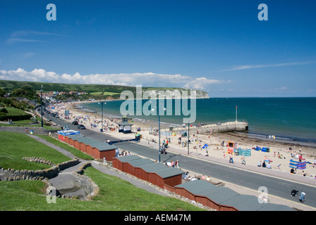 Swanage fronte mare in una calda giornata estiva. Swanage, Dorset, Regno Unito Foto Stock