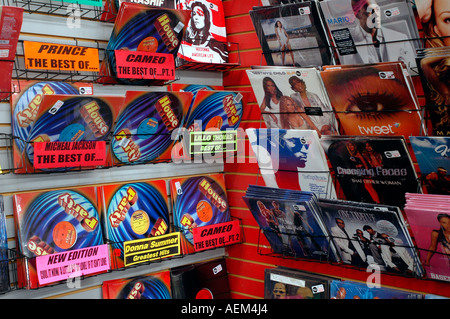 Dischi in Vinile a battere i record di strada di Brooklyn a New York Foto Stock