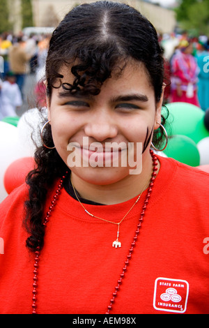 Fattoria di stato volontario della Comunità pronto per iniziare la sfilata. Cinco de Mayo Fiesta. 'St Paul' Minnesota USA Foto Stock
