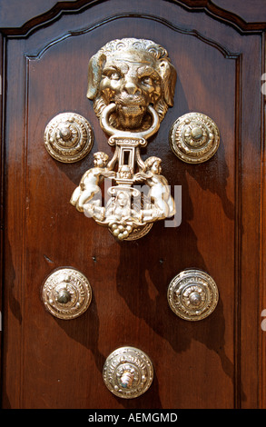 Palazzo Arcivescovile, porta in entrata, Plaza de Armas, (Plaza Mayor), Lima, Peru Foto Stock