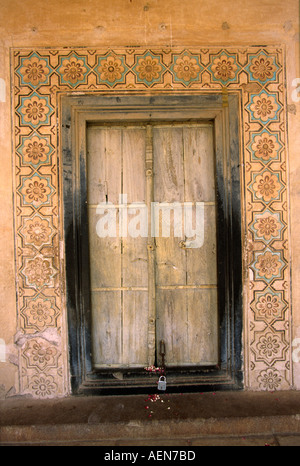 India Andhra Pradesh Hyderabad Qutb Shahi tombe porta alla tomba di Hayath Baksh iniziata Foto Stock