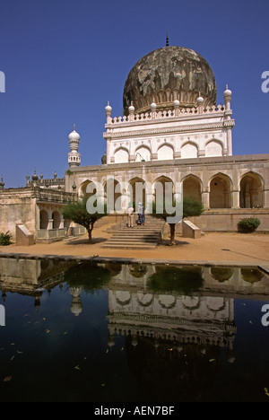 India Andhra Pradesh Hyderabad Qutb Shahi tombe tomba di Hayath Baksh iniziata Foto Stock