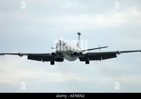RAF Nimrod HS MR2 a decollare RAF Kinloss Morayshire XAV-483 Foto Stock