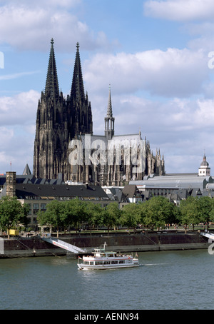 Köln, Dom, Blick von der Deutzer Brücke Foto Stock