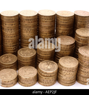 Pile di denaro DEL REGNO UNITO British una libbra di monete Foto Stock