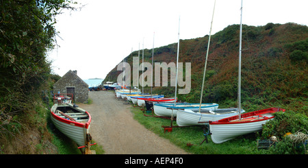 Gli eremiti cove fisherman Porth Meudwy Cardigan Bay Galles U K Europa Ynys Enlli Lleyn Peninsula Foto Stock