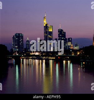 Francoforte sul Meno, Skyline, bei Nacht Foto Stock