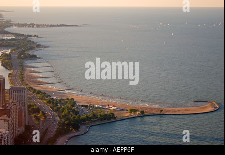 Chicago Illinois Lake Shore Drive North Avenue Beach e dal Lago Michigan Foto Stock