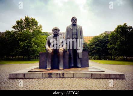 Berlino, statua del foro Marx Engels a Berlino, Germania, Europa Foto Stock