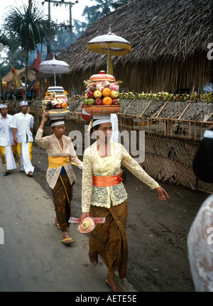 Indonesia Bali Kedewatan religione Karya Agung festival Suargan Dalem tempio Foto Stock