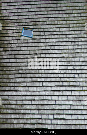 Minuscola finestra sul lato di St Janhuismolen, Bruges Belgio Foto Stock