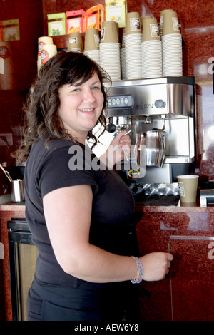 La vendita e l'erogazione di caffè a Dinnet Boat Festival, Moray Firth, Morayshire, Scotland Regno Unito Foto Stock