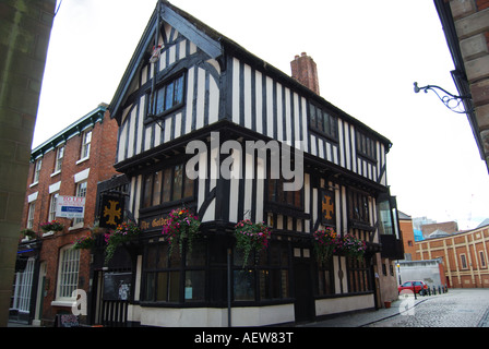 Xvii secolo il Golden Cross Pub, fieno Lane, Coventry, West Midlands, England, Regno Unito Foto Stock