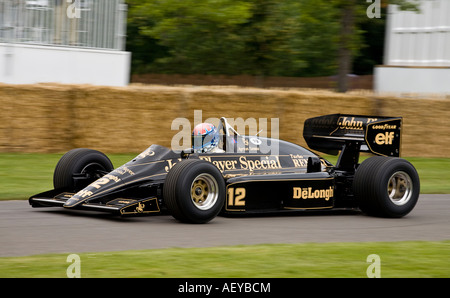 1986 Lotus-Renault 98T una vettura di Formula 1 a Goodwood Festival della velocità, Sussex, Regno Unito. Foto Stock