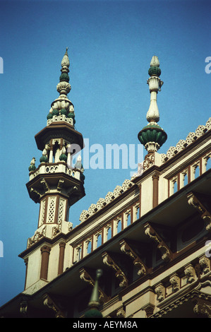 NPP71186 due minareti di Minara Masjid islam moschea Mohamed Ali Road Bombay ora Mumbai India Maharashtra Foto Stock