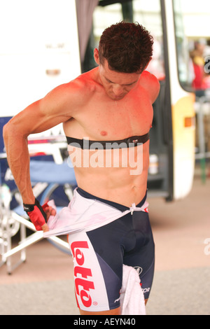 Robbie Mcewen mette su skinsuit Foto Stock