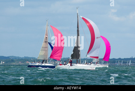 Yachts Racing a Cowes 2005 Foto Stock