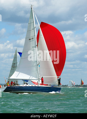 Yachts Racing a Cowes 2005 Foto Stock