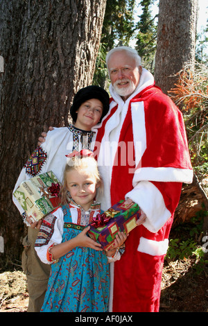 Ded Moroz e bambini, Mt Rainer, Washington, Stati Uniti d'America Foto Stock