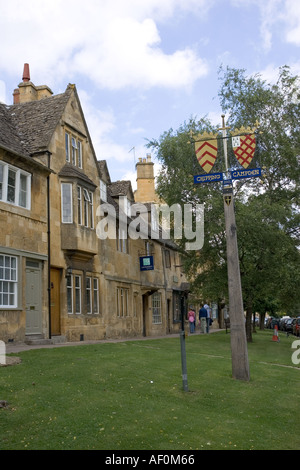 Stemmi di High Street Chipping Campden Cotswolds Gran Bretagna Foto Stock