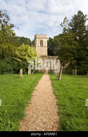 Ayot St Lawrence vecchia chiesa Hertfordshire è stato costruito intorno al 1150 quando il nuovo revivalista greco chiesa era buil da Sir Lionel Lyde Foto Stock