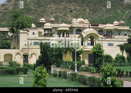 Vista di Sisodia Rani ka Bagh Queens il palazzo e i giardini di 6 km a est di Jaipur India Rajasthan Foto Stock