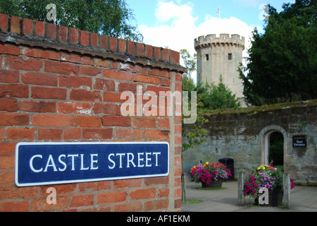 Castle Street, il Castello di Warwick, Warwick, Warwickshire, Inghilterra, Regno Unito Foto Stock