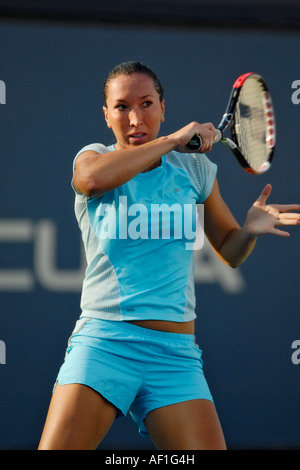 Il serbo WTA la stella del tennis Jelena Jankovic colpi un diretti al 2007 Acura Classic torneo di tennis, La Costa della California. Foto Stock