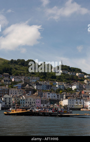 Vista in direzione di dartmouth preso dal traghetto inferiore dartmouth devon england Europa Regno Unito Foto Stock