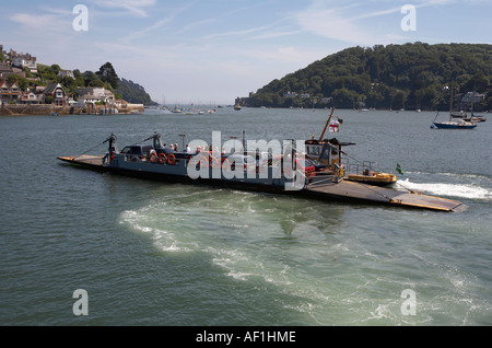 Il traghetto inferiore la navigazione nel fiume Dart dartmouth devon england Europa Regno Unito Foto Stock