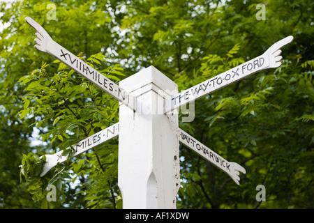 Dito Post vicino a Chipping Campden, Gloucestershire, Regno Unito Foto Stock