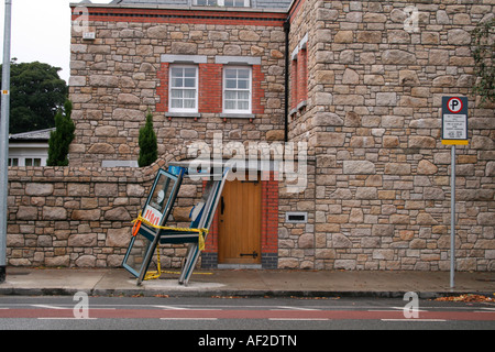 Piegate la casella telefono dopo una collisione auto Foto Stock