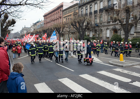 Aprile 2006 Marcia di protesta contro la Bolkestein liberalizzazione dei servizi dell'UE DELLA DIRETTIVA SUL MERCATO STRASBURGO ALSACE FRANCIA Foto Stock