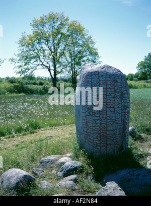 La pietra runica di Karlevisten, la più antica di Öland, Svezia. Foto Stock