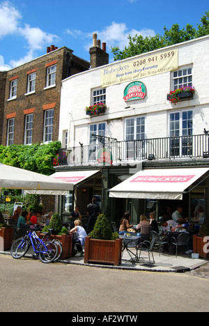 Ristorante Bluebeckers, Hampton Court, London Borough of Richmond upon Thames, Greater London, England, Regno Unito Foto Stock