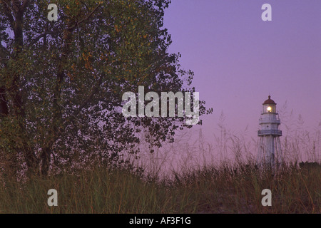 Rawley del punto luce sul lago Michigan nel crepuscolo, STATI UNITI D'AMERICA, Wisconsin, Manitowoc County Foto Stock