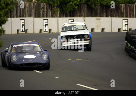 Chevron e BDA Escort Classic Street Racing Dunedin Isola del Sud della Nuova Zelanda Foto Stock