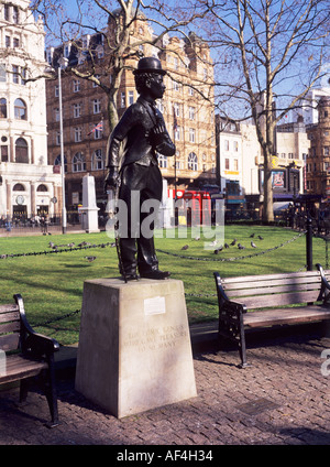 Leicester Square Charlie Chaplin statua West End London REGNO UNITO Foto Stock