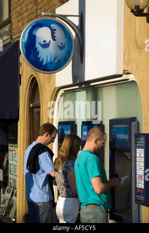 Barclays Bank macchine bancomat a Londra England Regno Unito Foto Stock