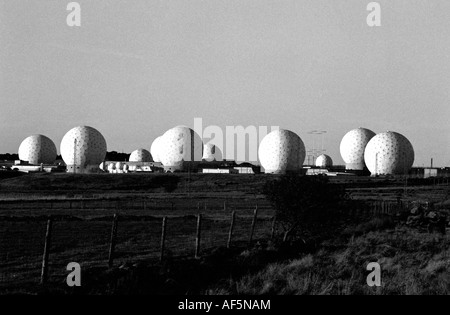 RAF Menwith Hill site nello Yorkshire Foto Stock