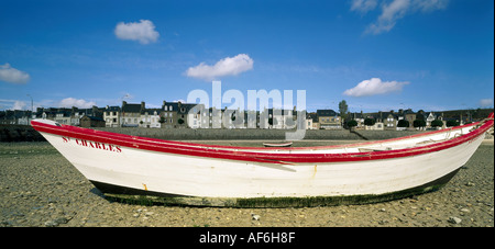 Geografia / viaggi, Francia, Bretagne, Cancale, barca sulla spiaggia, panorama, Additional-Rights-Clearance-Info-Not-Available Foto Stock