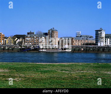 Geografia / viaggi, in Germania, in Renania settentrionale-Vestfalia, Düsseldorf, cityscape, Reno, Vodafone Casa, Additional-Rights-Clearance-Info-Not-Available Foto Stock